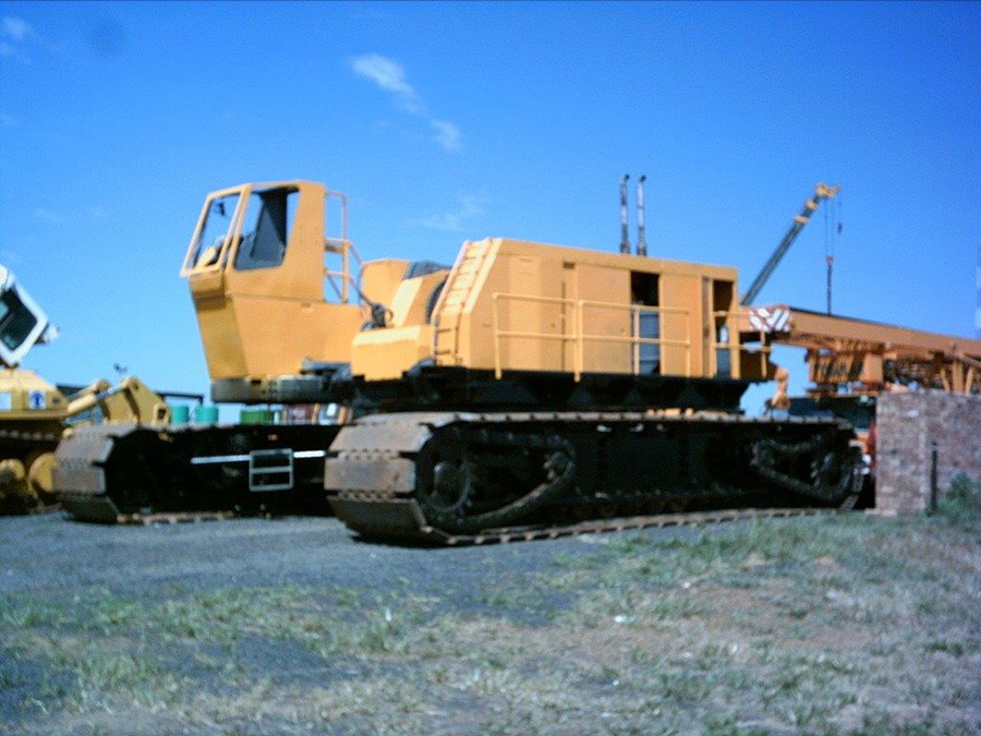 American 11320 crawler-crane