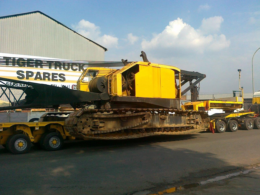 Crawler crane transport in South Africa